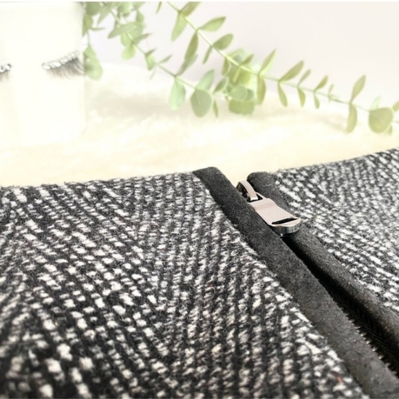 Highline Collective business casual skirt - Picture 3 of 5